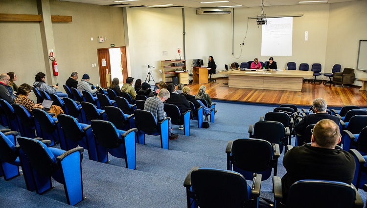 No mês de Agosto, o COEPEA autoriza a criação de novos cursos, presenciais e EAD. Os cursos ofertados no Campus Carreiros são: Farmácia - Bacharelado (30 vagas), Ciências Sociais - Licenciatura (40 vagas) e Educação Física - Bacharelado (40 vagas)