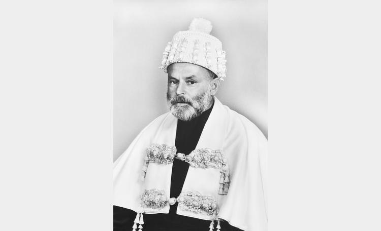 O Prof. Orlando Macedo Fernandes, assume como o quinto Reitor da Universidade. Nomeado em: 20/12/1988.
